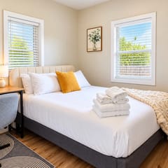 Modern 2BD/1BA Beacon Hill Home W/ AC - A1