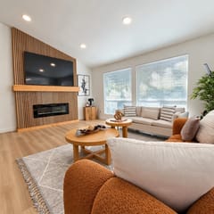 Modern Kent 3BR/2BA Retreat | Kitchen & Laundry