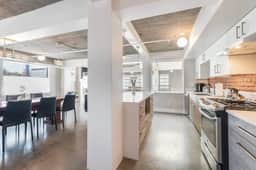 Prime DT Tacoma Penthouse 3BD/3.5BA by Pac Ave - Imagen 5