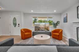 Remodeled 3BR Kent Retreat – Near Medical Centers & Freeways - Image 2
