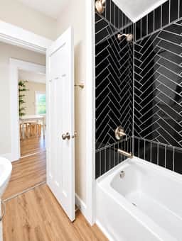 Modern 2BD/1BA Beacon Hill Home W/ AC - A1 - Image 5