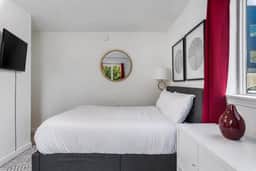 Remodeled Studio in Heart of DT Tacoma - 5 - Image 3