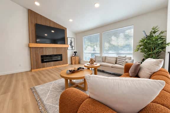 Modern Kent 3BR/2BA Retreat | Kitchen & Laundry - Image 1
