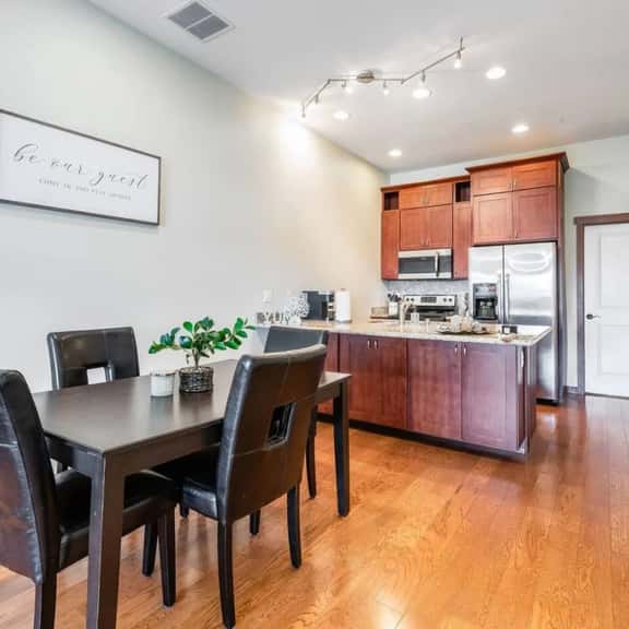<1 mi to Dome | 3BD 2.5BA | Townhouse | Garage -22 - Image 1