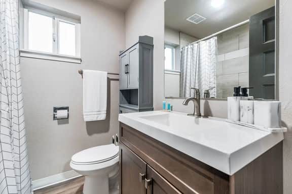 New Remodeled Private 1BR Downtown - 4 - Imagen 4
