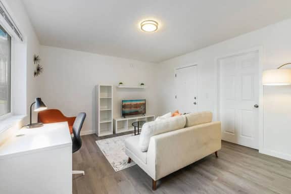 Lovely Remodeled 1BR in DT Tacoma - 6 - Image 4