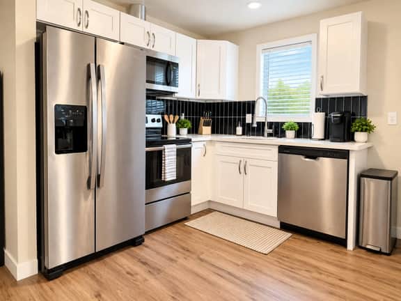 Modern 2BR Beacon Hill Home W/ Parking - B - Image 2