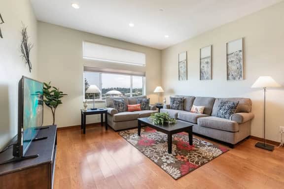 <1 mi to Dome | 3BD 2.5BA | Townhouse | Garage -20 - Image 2
