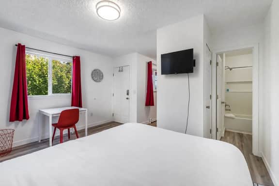 Remodeled Studio in Heart of DT Tacoma - 5 - Image 4